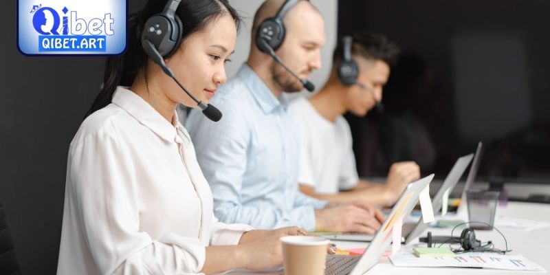 Liên lạc sân chơi qua gọi điện thoại trực tiếp